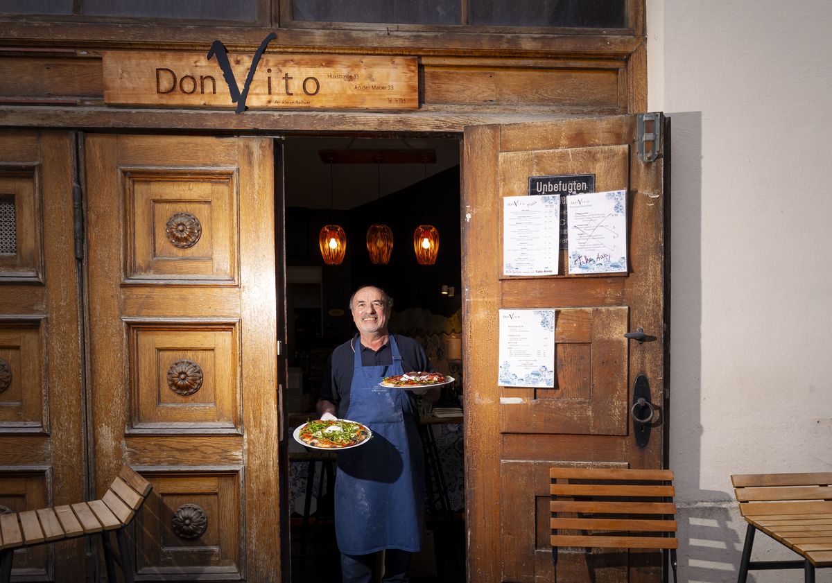 Der kleine Don Vito in der Hüxstraße — Vito in der Tür