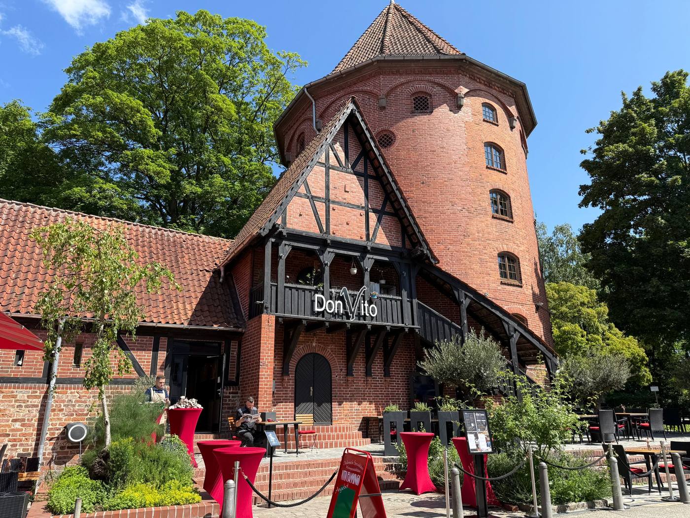 Don Vito im historischen Turm, An der Mauer 21